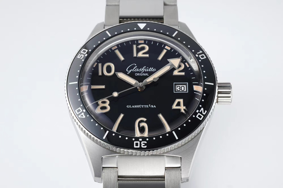 Glashütte Original RXW Pioneer Series | In-House Calibre 36 Automatic, 300M Waterproof & Shockproof System
