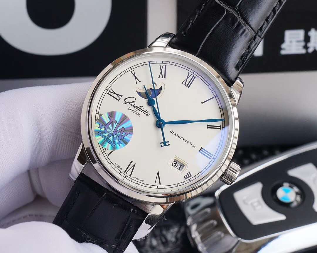 June 30 Exclusive: TW Glashütte Senator Panorama | 1:1 Moon Phase & Big Date, Genuine Leather – Last 5 Units w/ District Engraving ✓ DDP