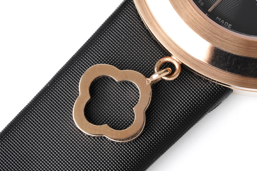 Van Cleef & Arpels™ Charms Gold Watch | Hand-Engraved 18K Yellow Gold Links & Movable Diamond Charms – Swiss Horology Artistry