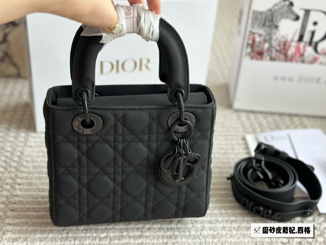 Live Top Quality Bags