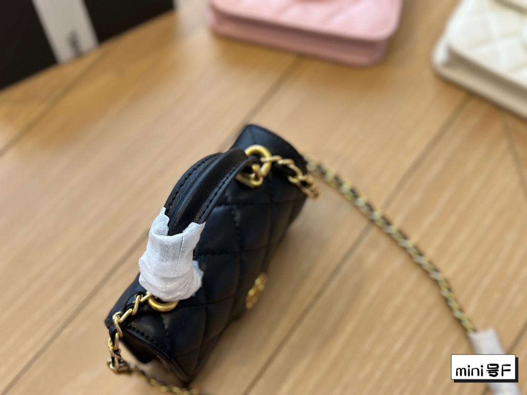 Chanel mini coco classic flap