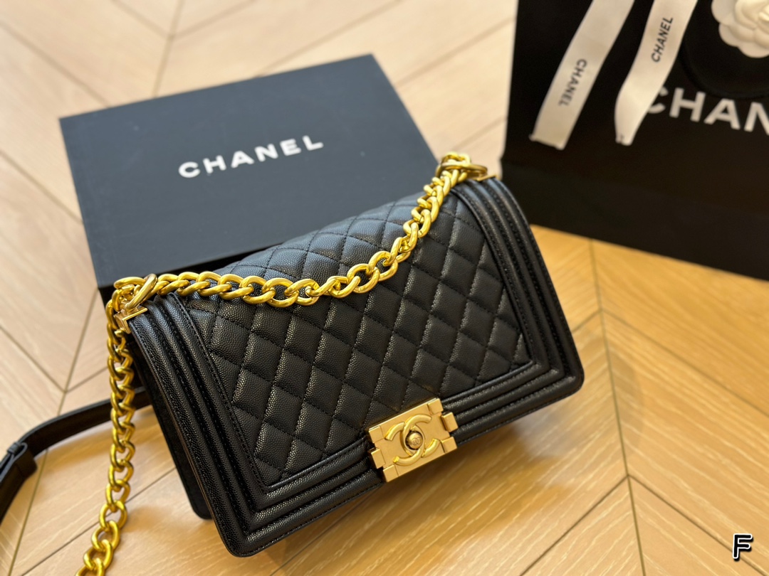 Chanel leboy  gloden 25