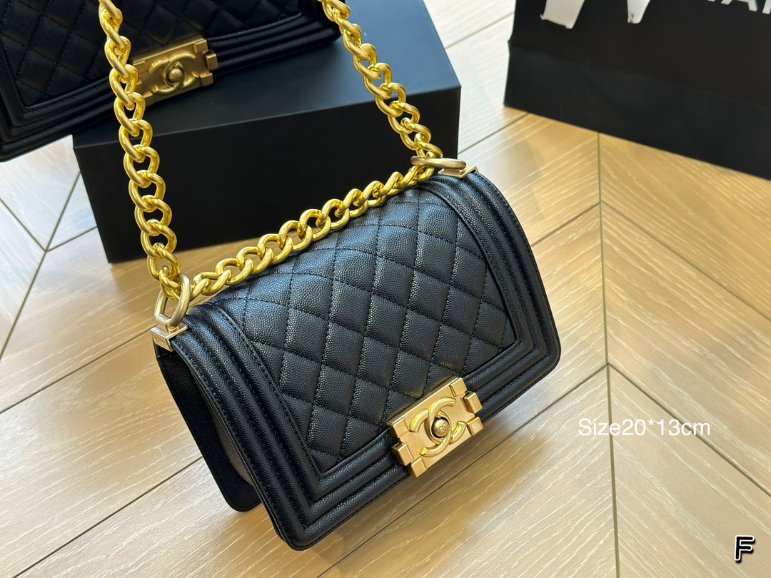 Chanel leboy  gloden 25