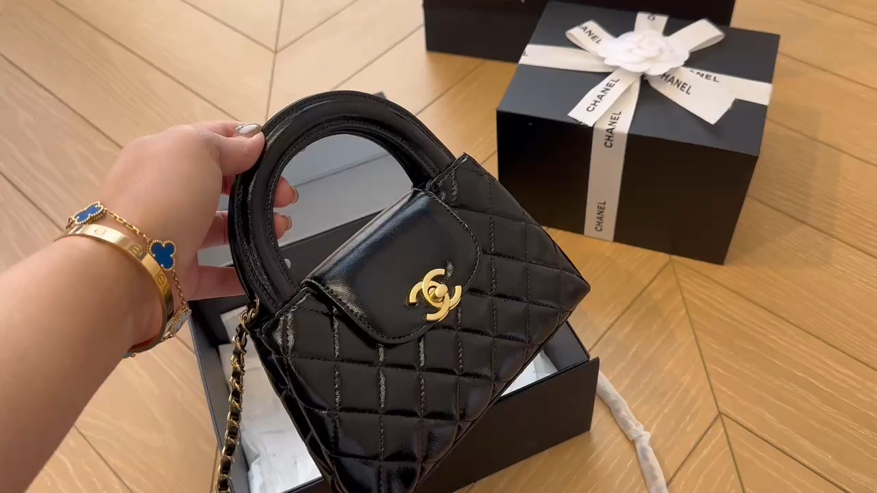 Chanel 23k kelly
