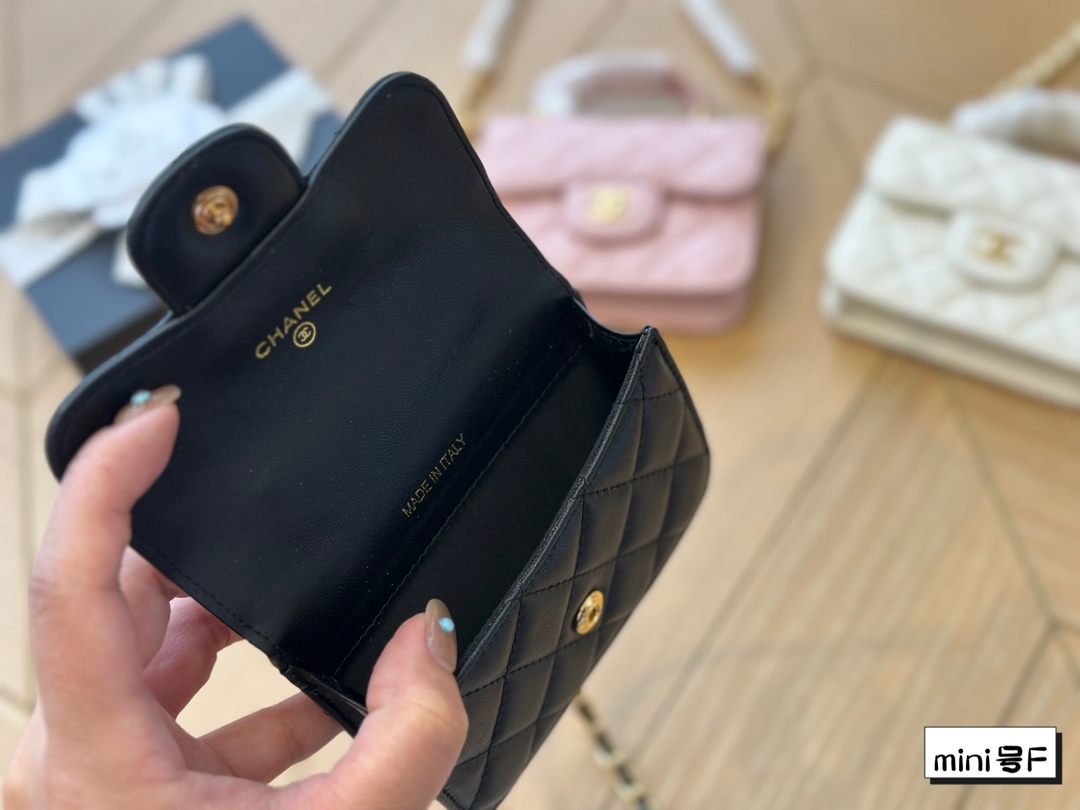 Chanel mini coco classic flap