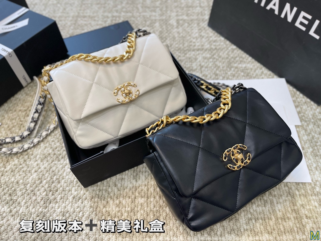 Chanel 19 bag