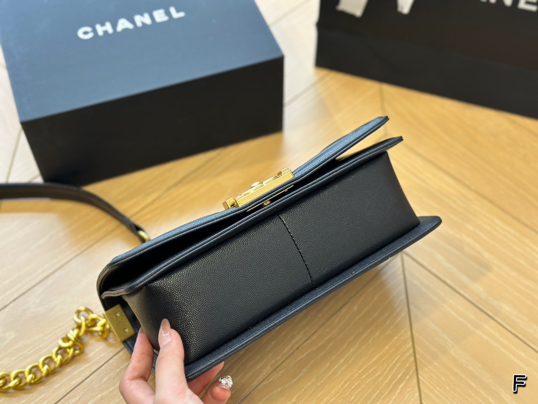 Chanel leboy  gloden 25