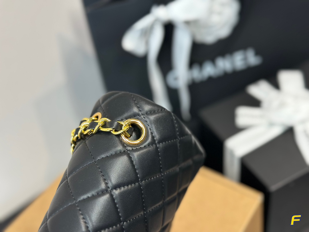 Chanel classic CF lamskin 25