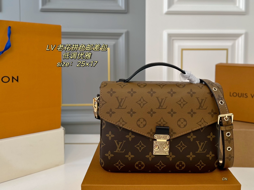 LV Pochette Metis
