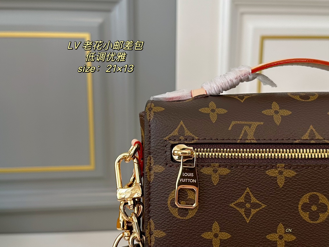 LV  mini Pochette Metis