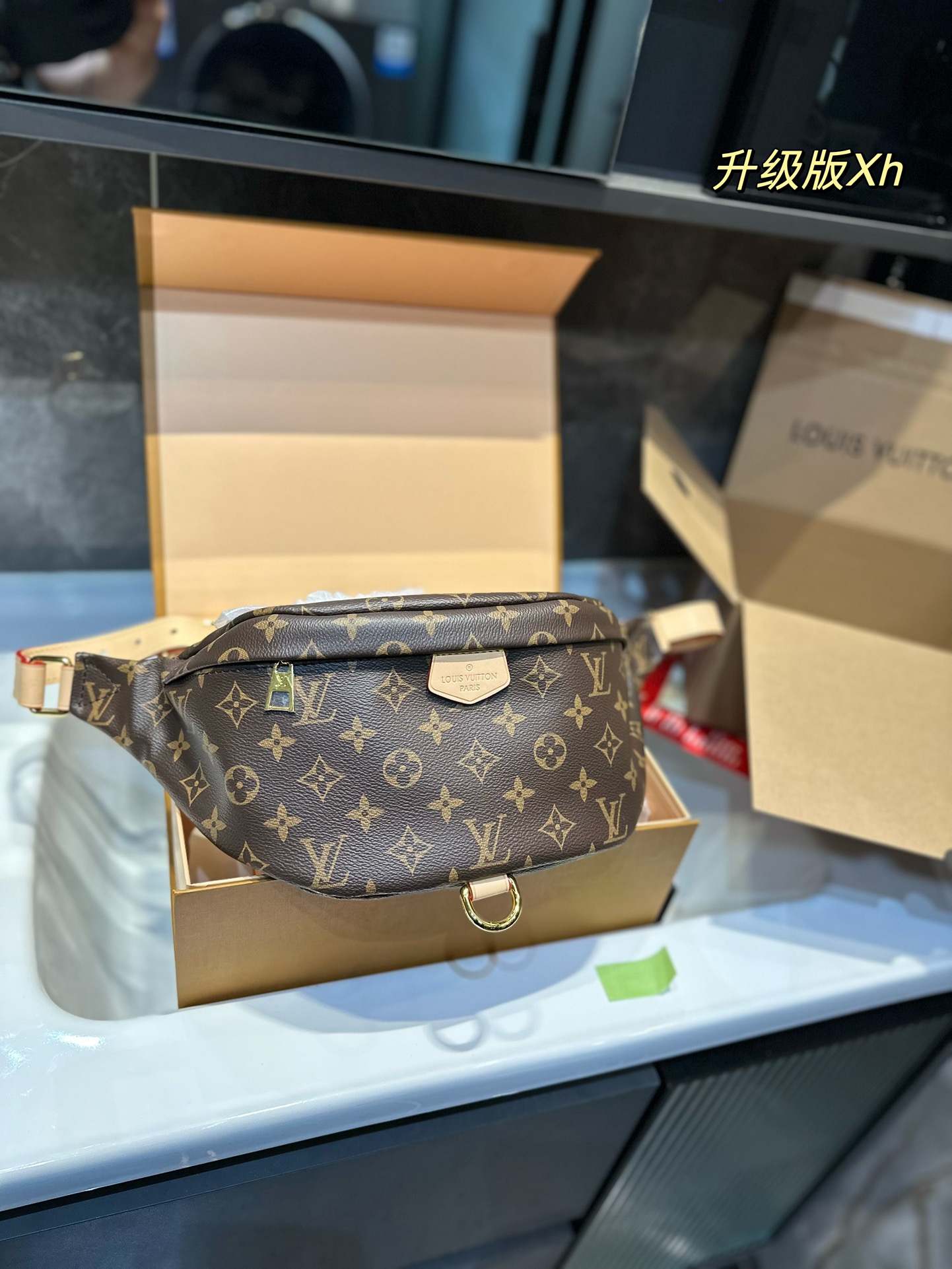 LV bumbag