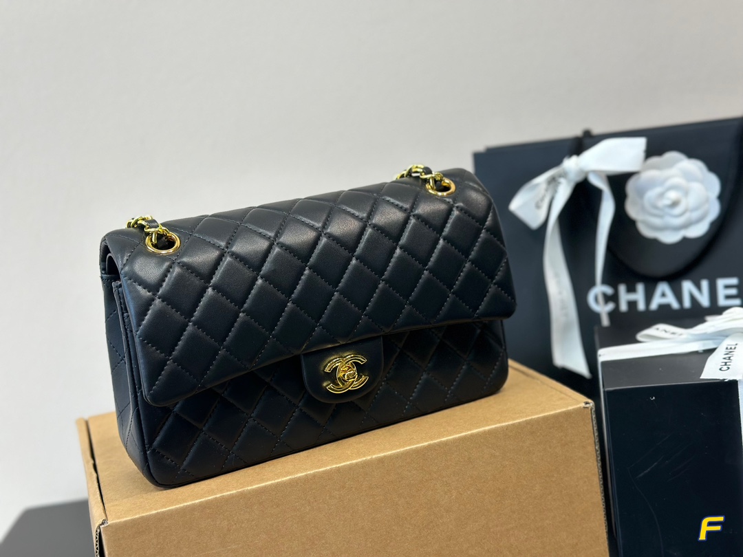 Chanel classic CF lamskin 25