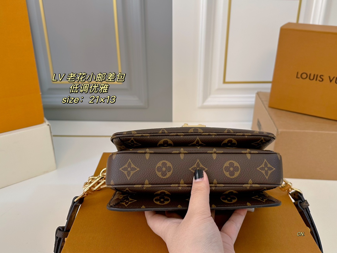 LV  mini Pochette Metis