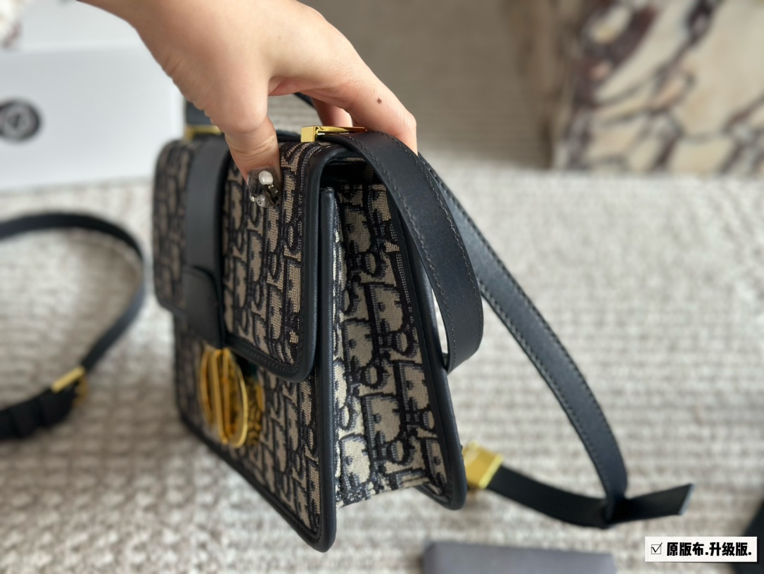 Dior Montaigne old flower