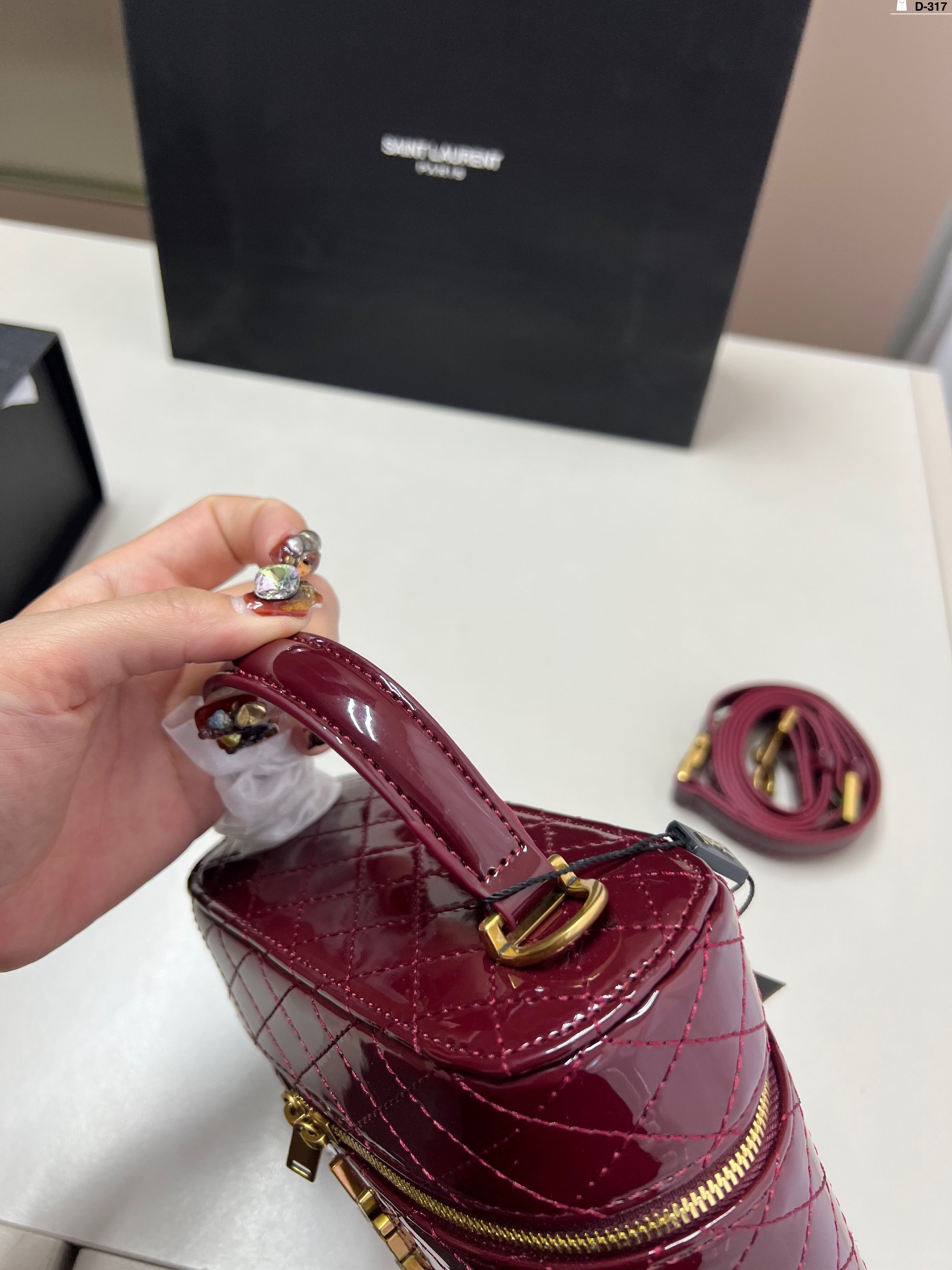 YSL  Vanity Patent leather