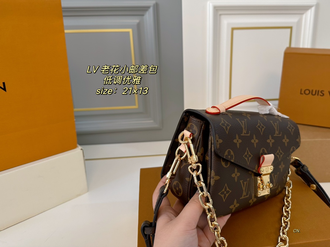 LV  mini Pochette Metis