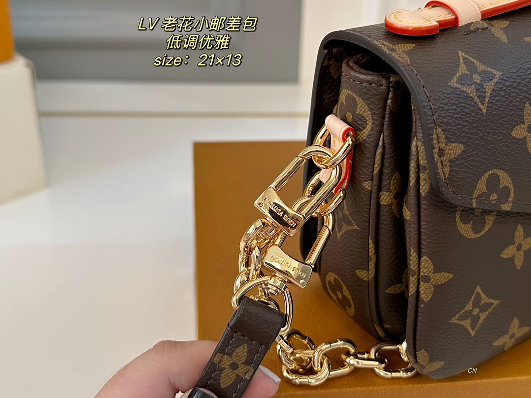 LV  mini Pochette Metis