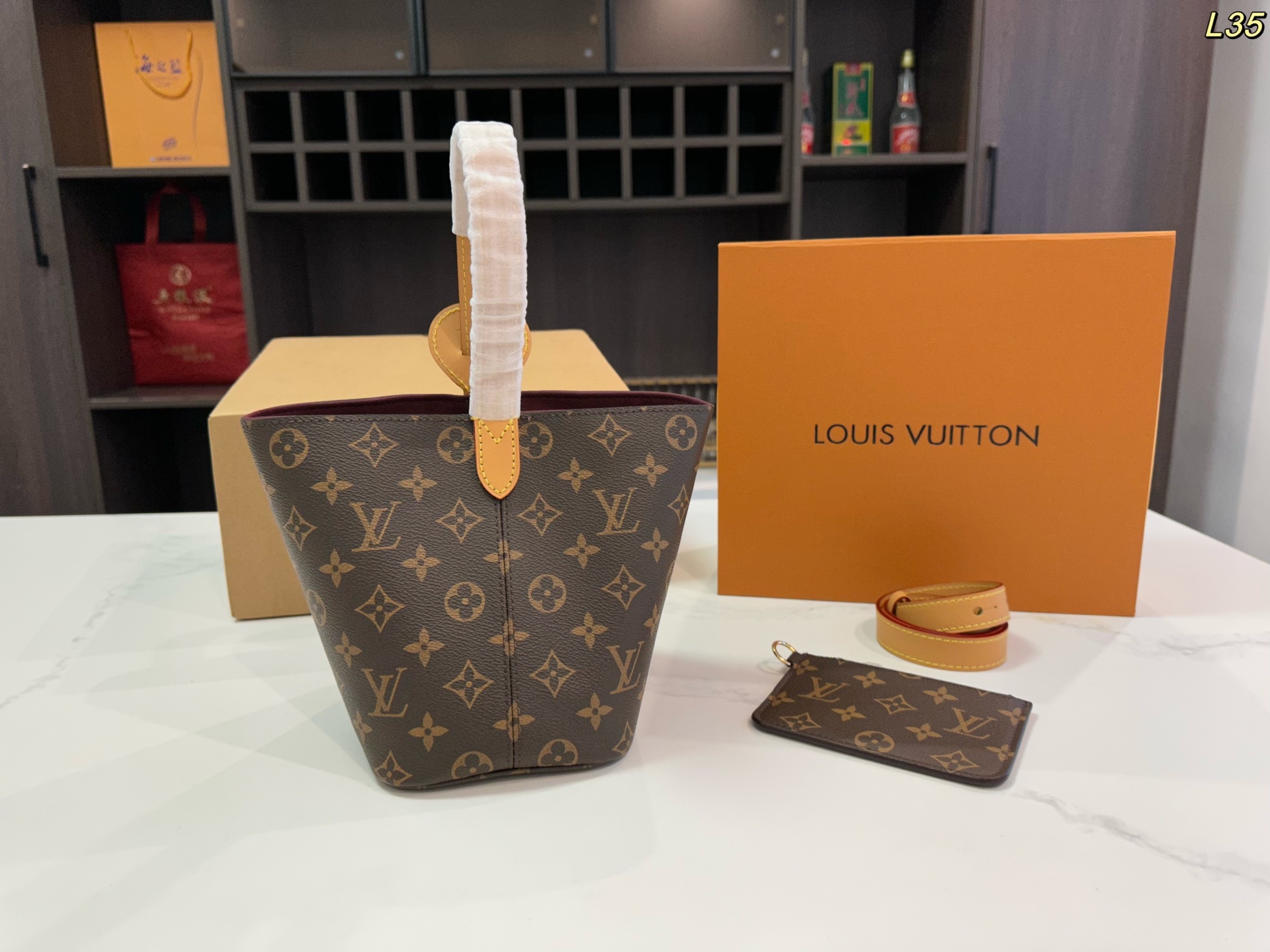 LV Bucket Bag All in BB