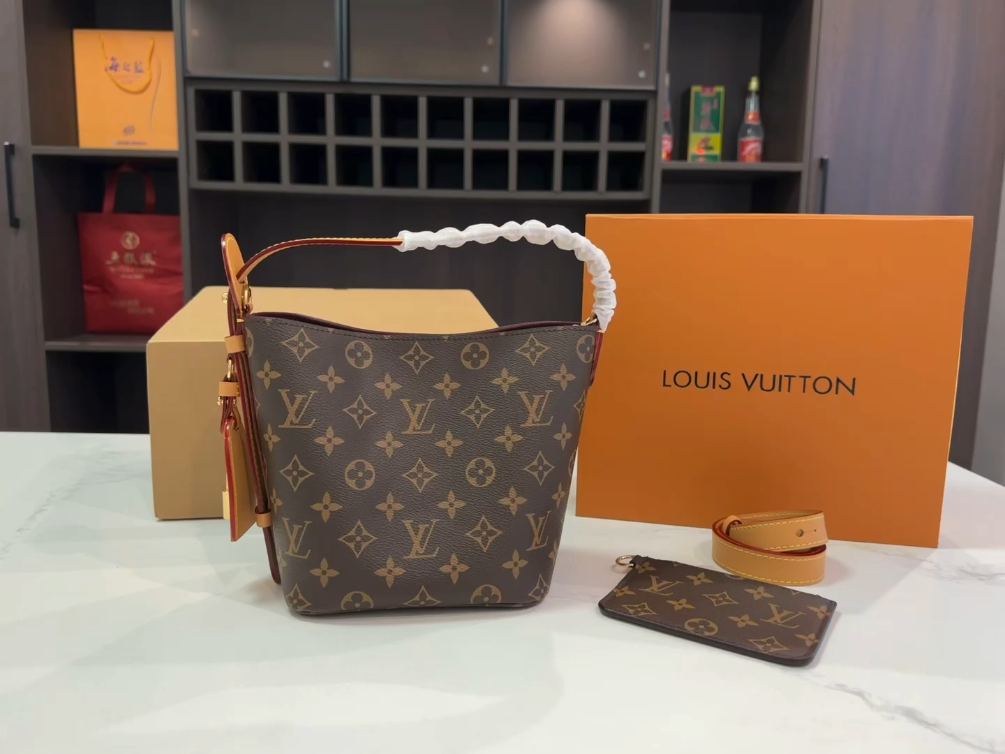 LV Bucket Bag All in BB