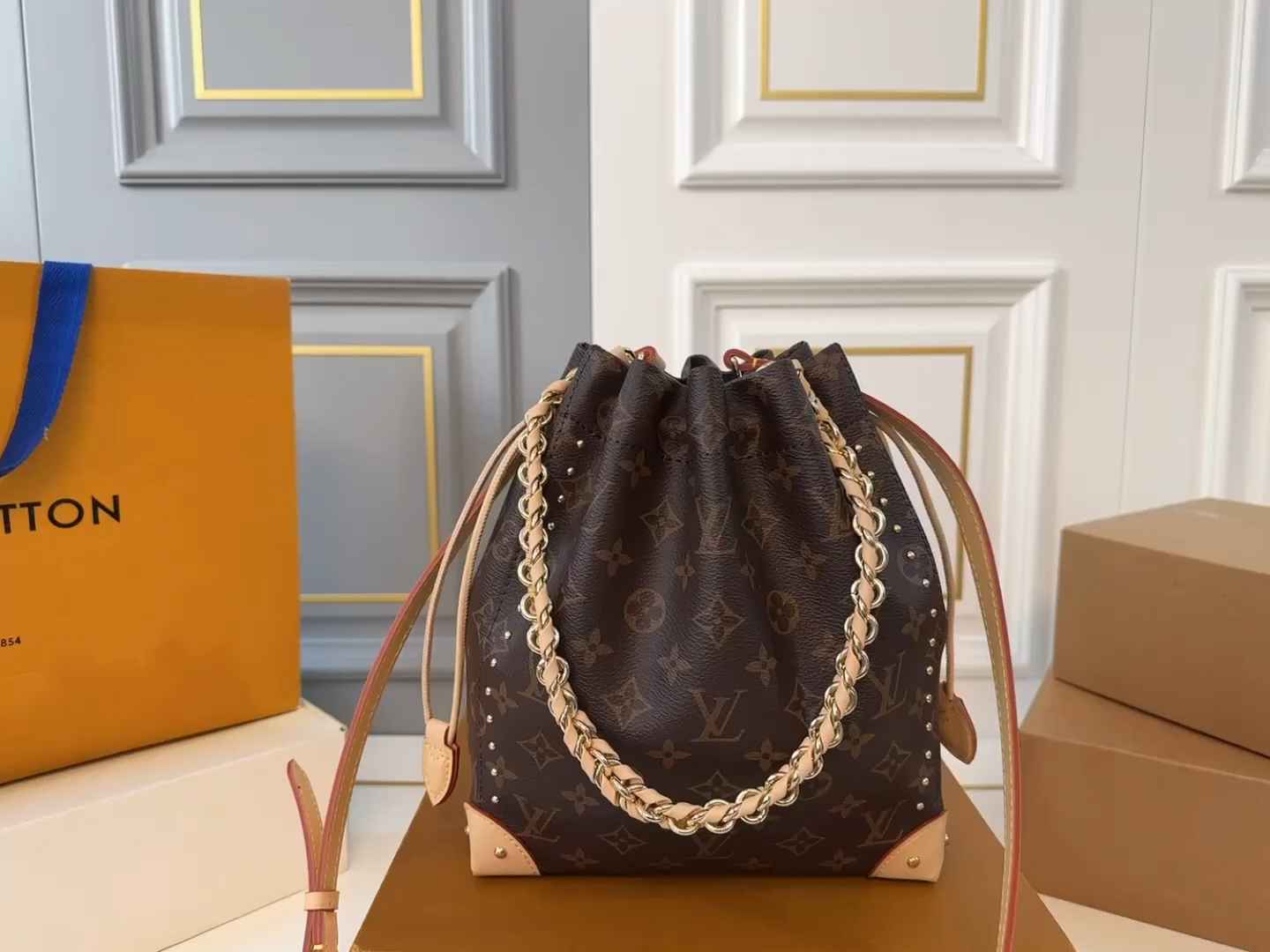 LV noe trunk bucket bag