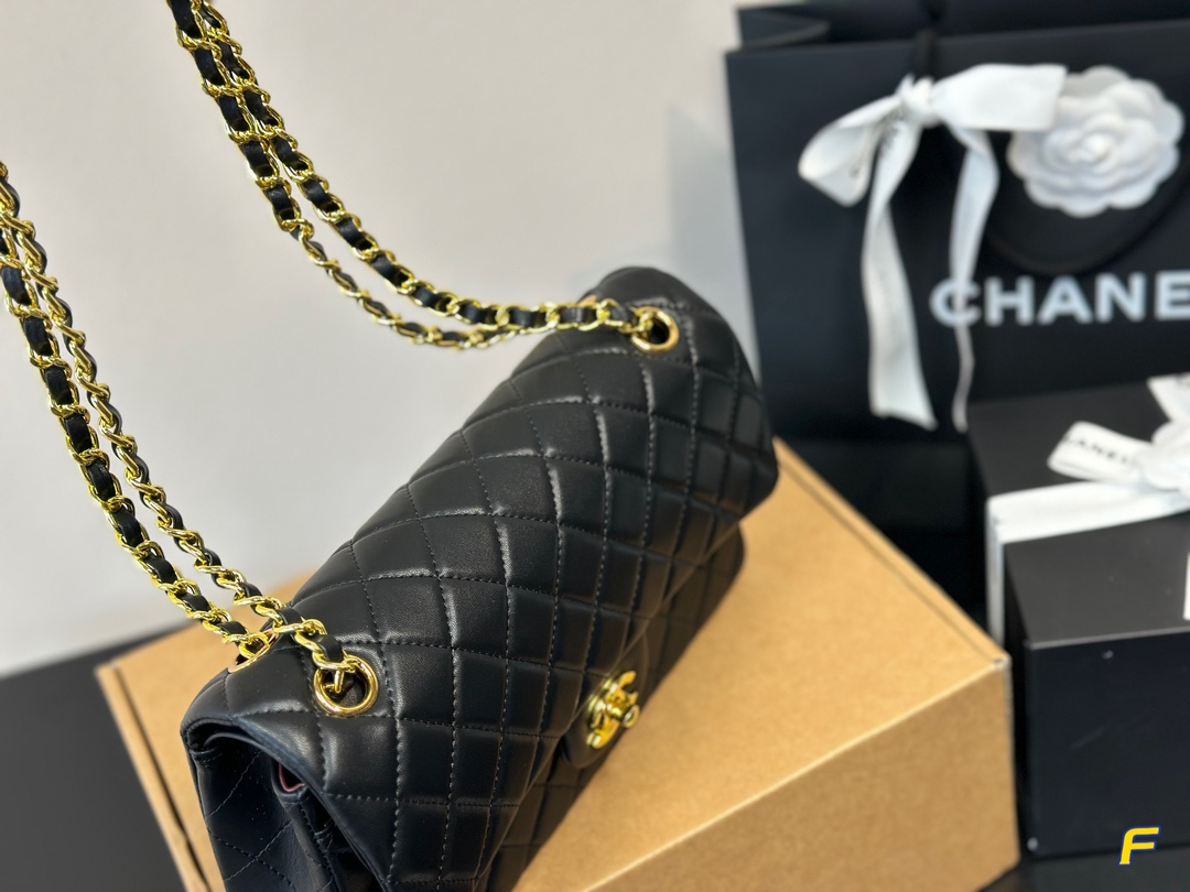 Chanel classic CF lamskin 25
