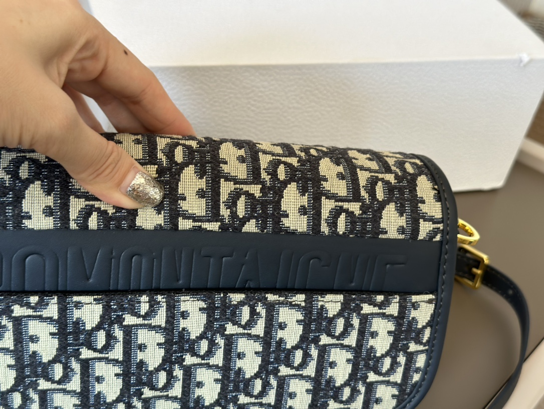 Dior 30 Montaigne chain bag