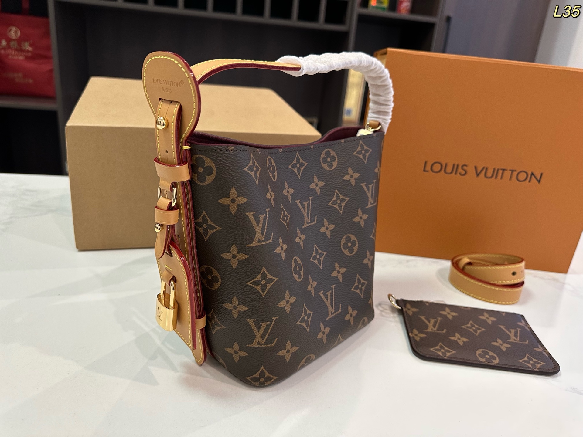 LV Bucket Bag All in BB