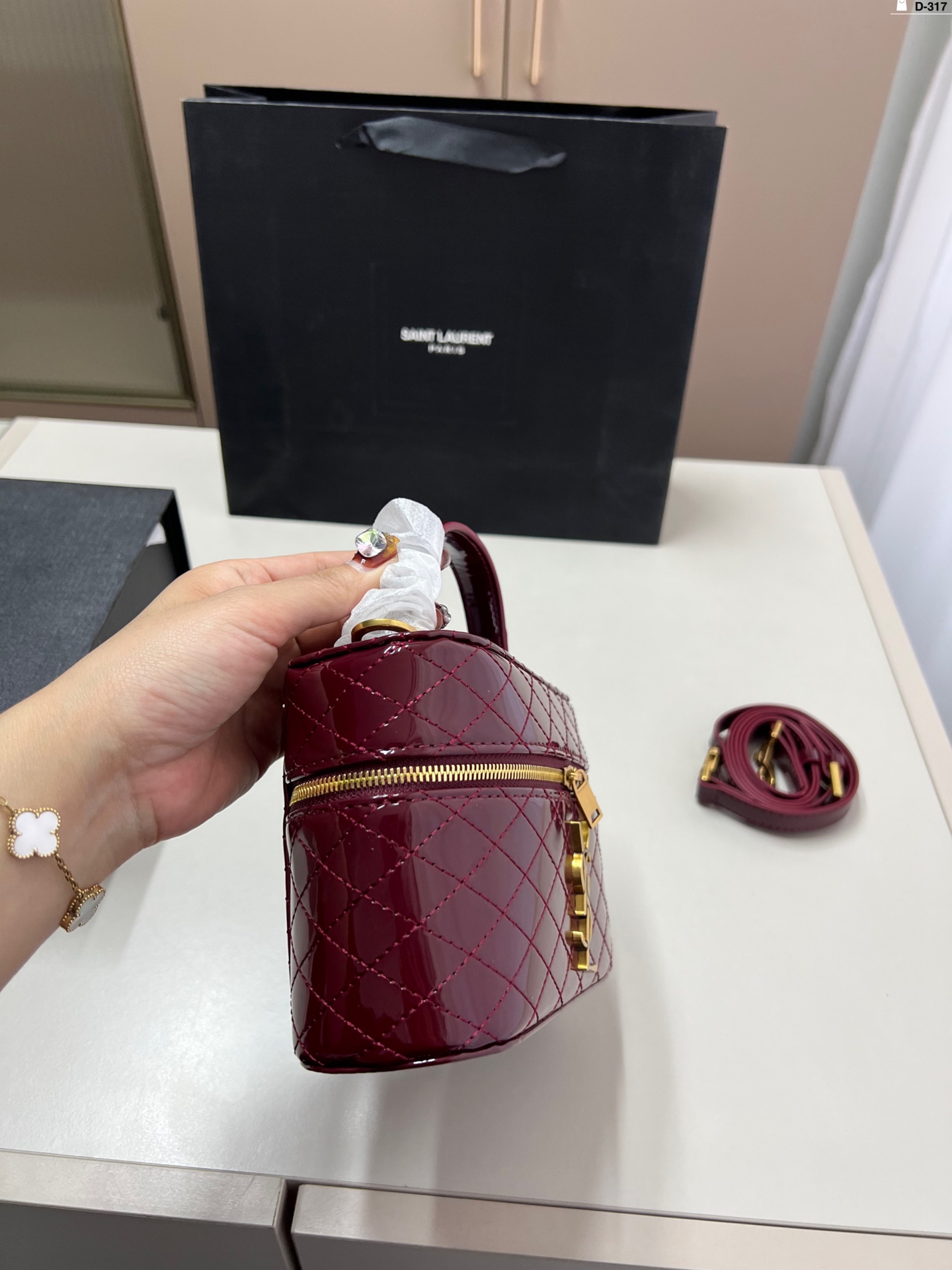 YSL  Vanity Patent leather