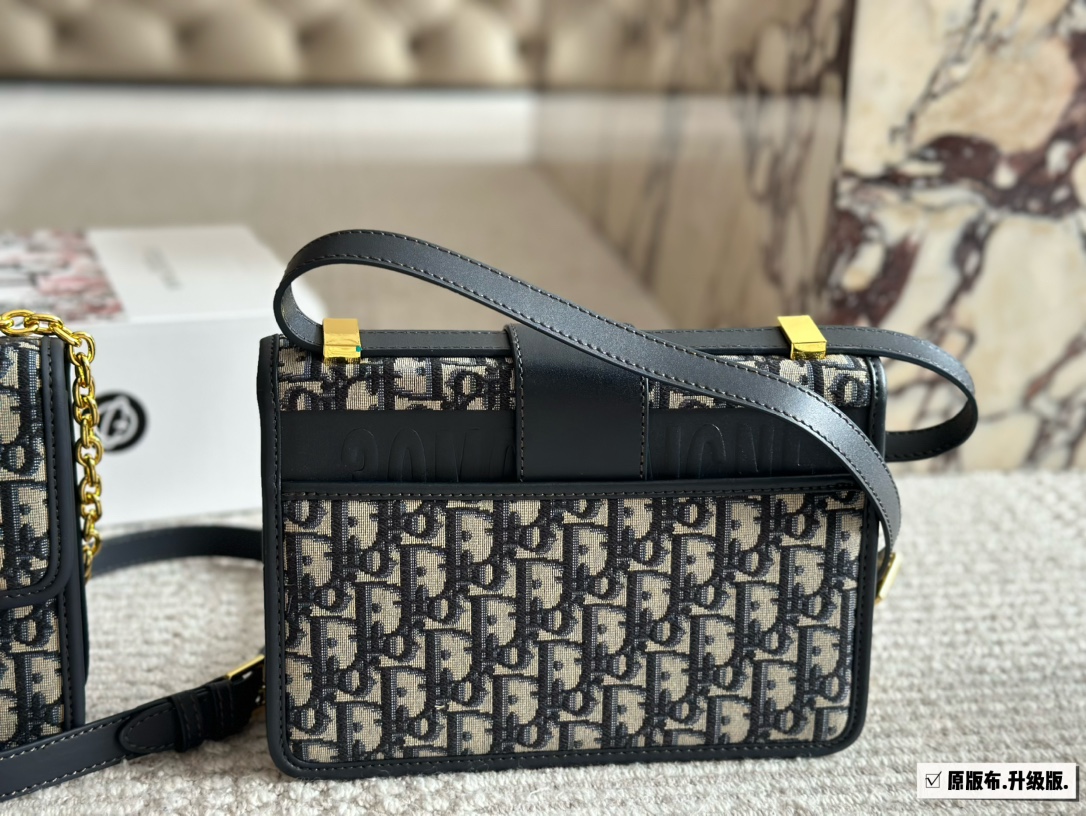 Dior Montaigne old flower