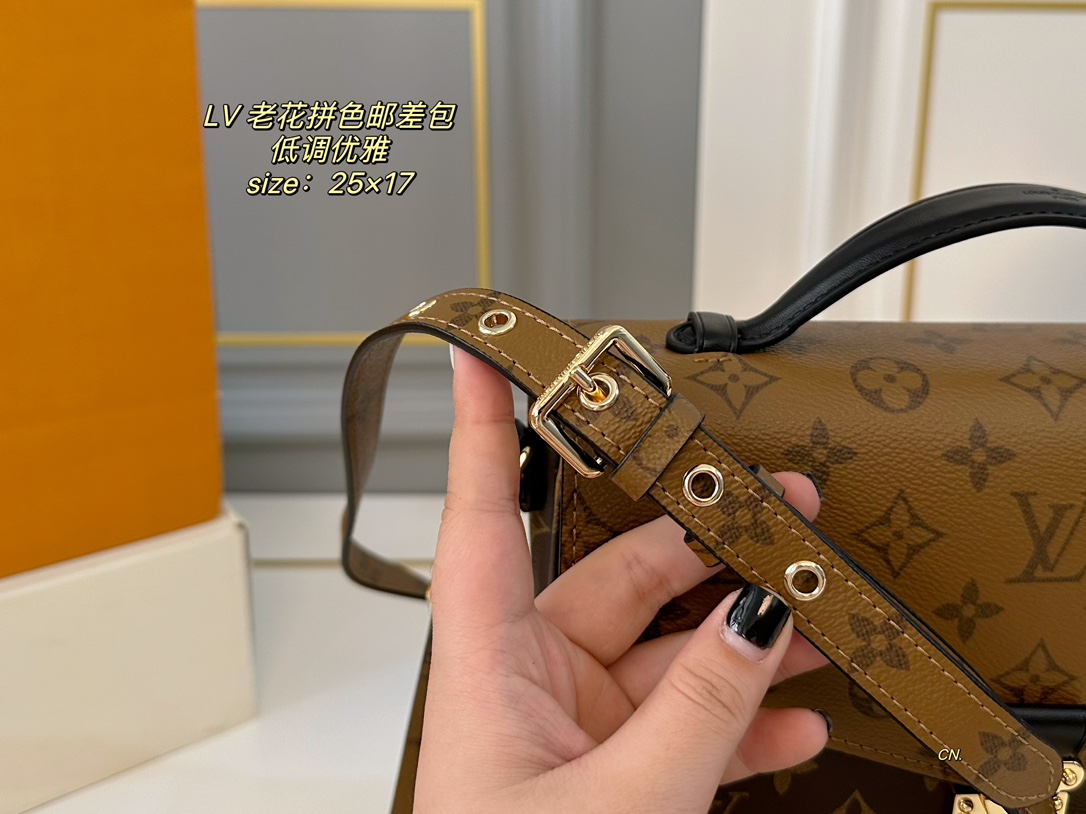 LV Pochette Metis