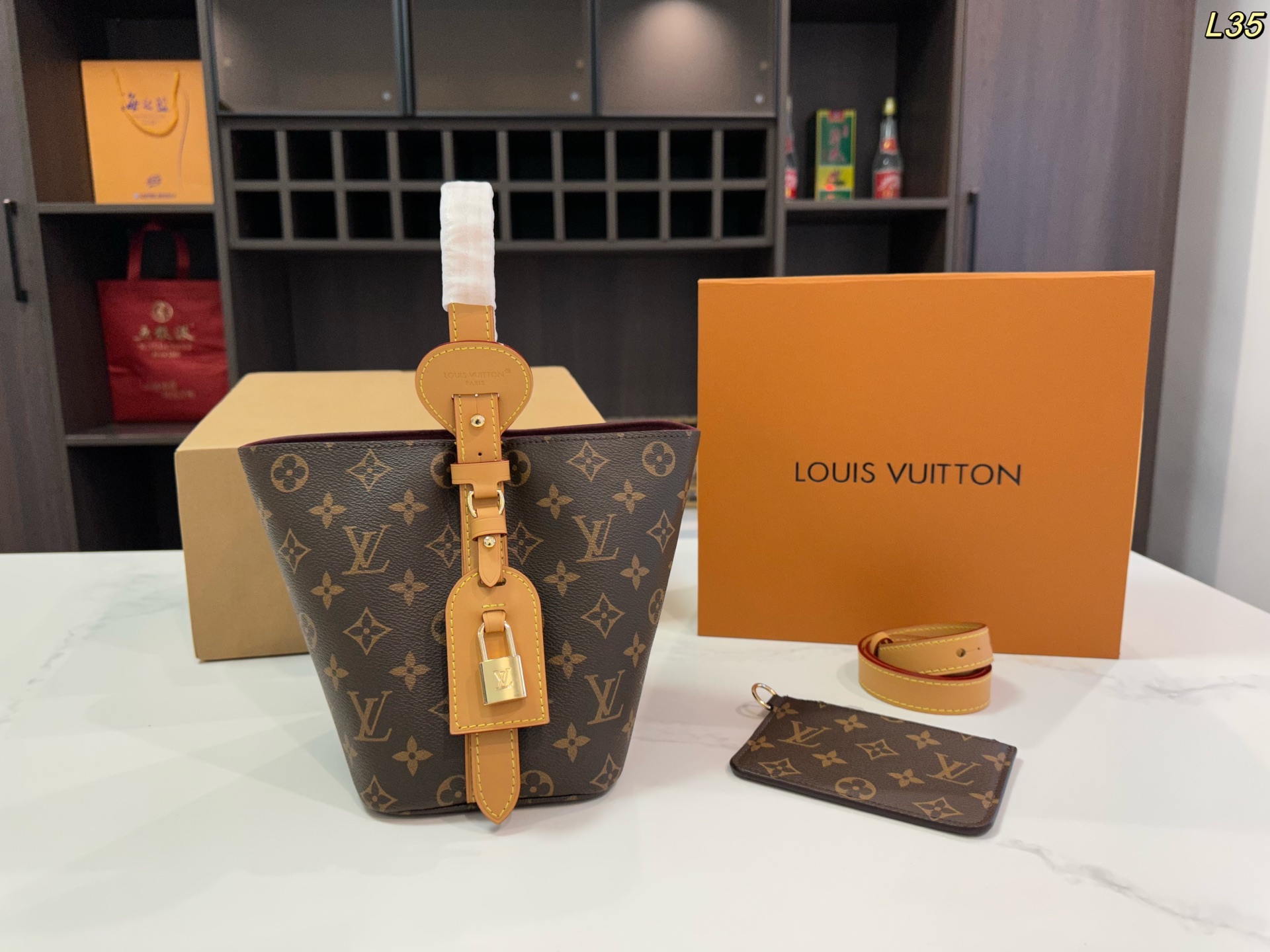 LV Bucket Bag All in BB