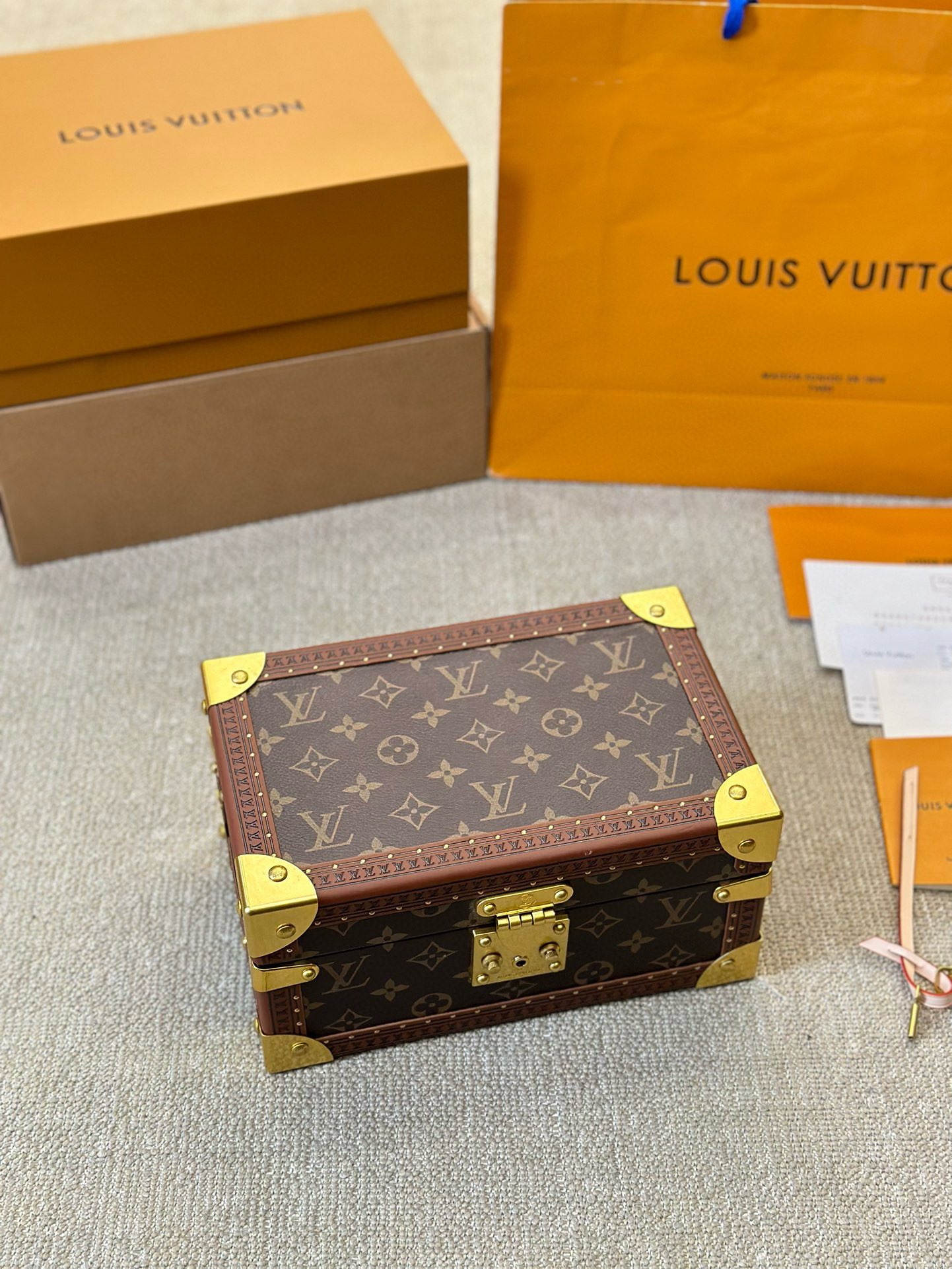 LV hard case storage box