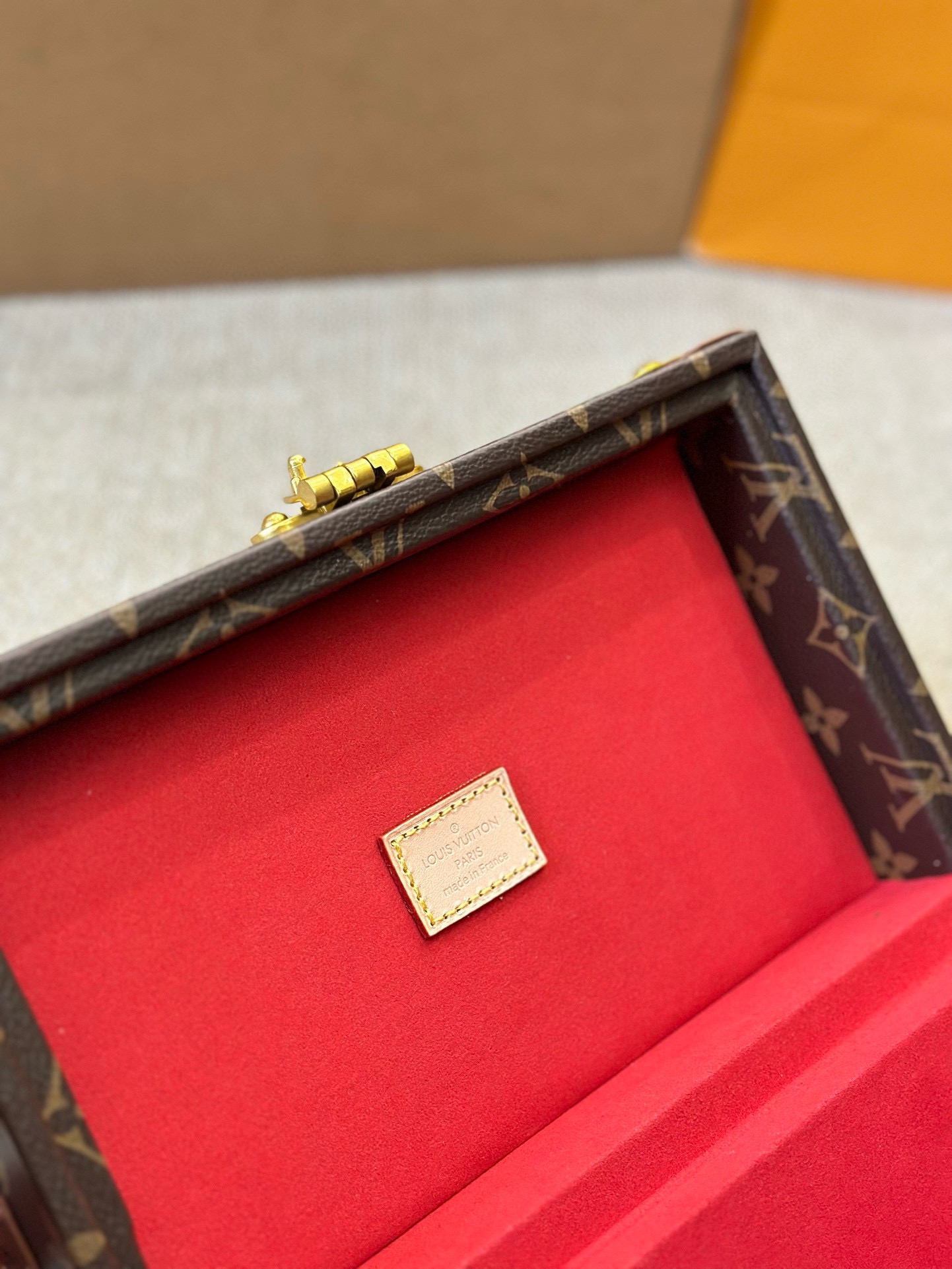 LV hard case storage box