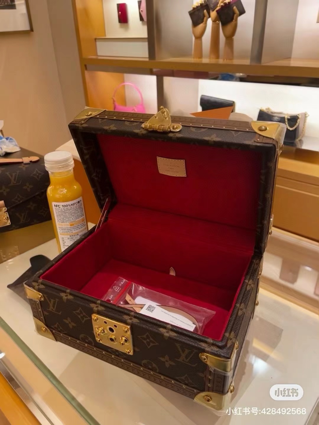 LV hard case storage box
