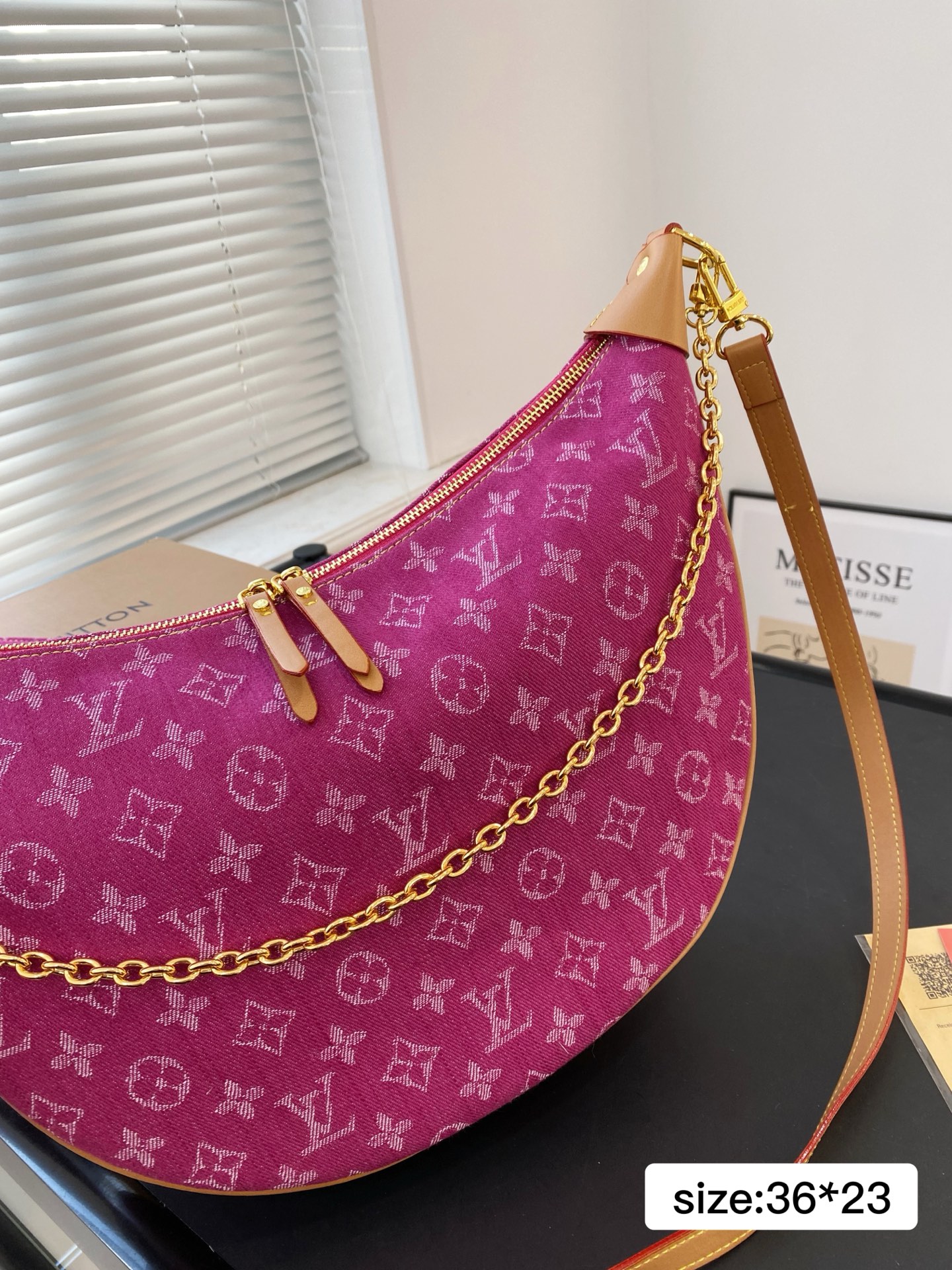 LV large pea bag