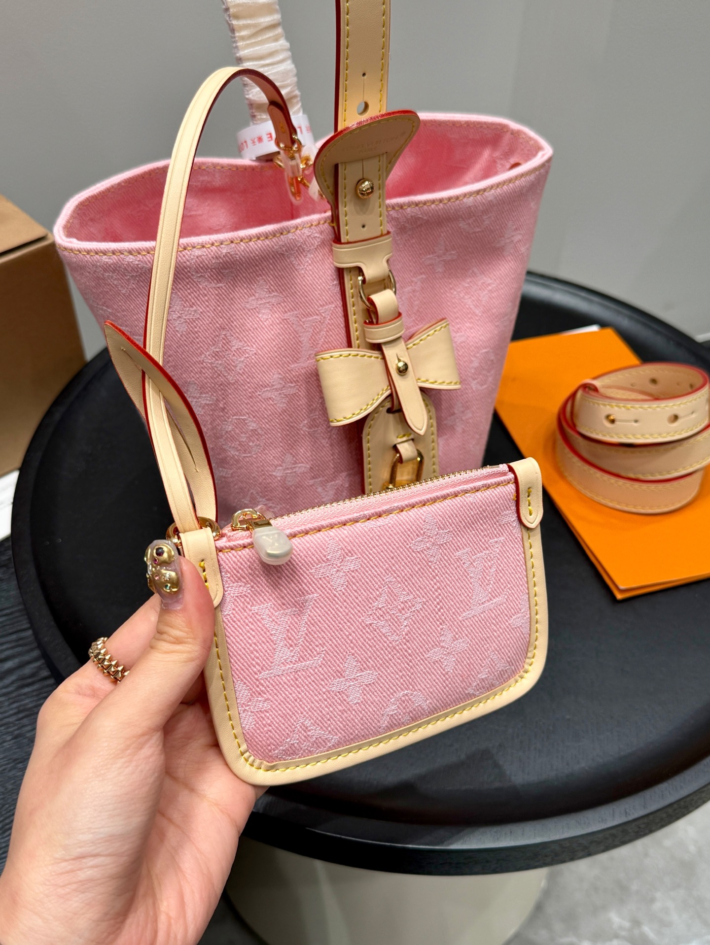 Lv allinbb bucket bag