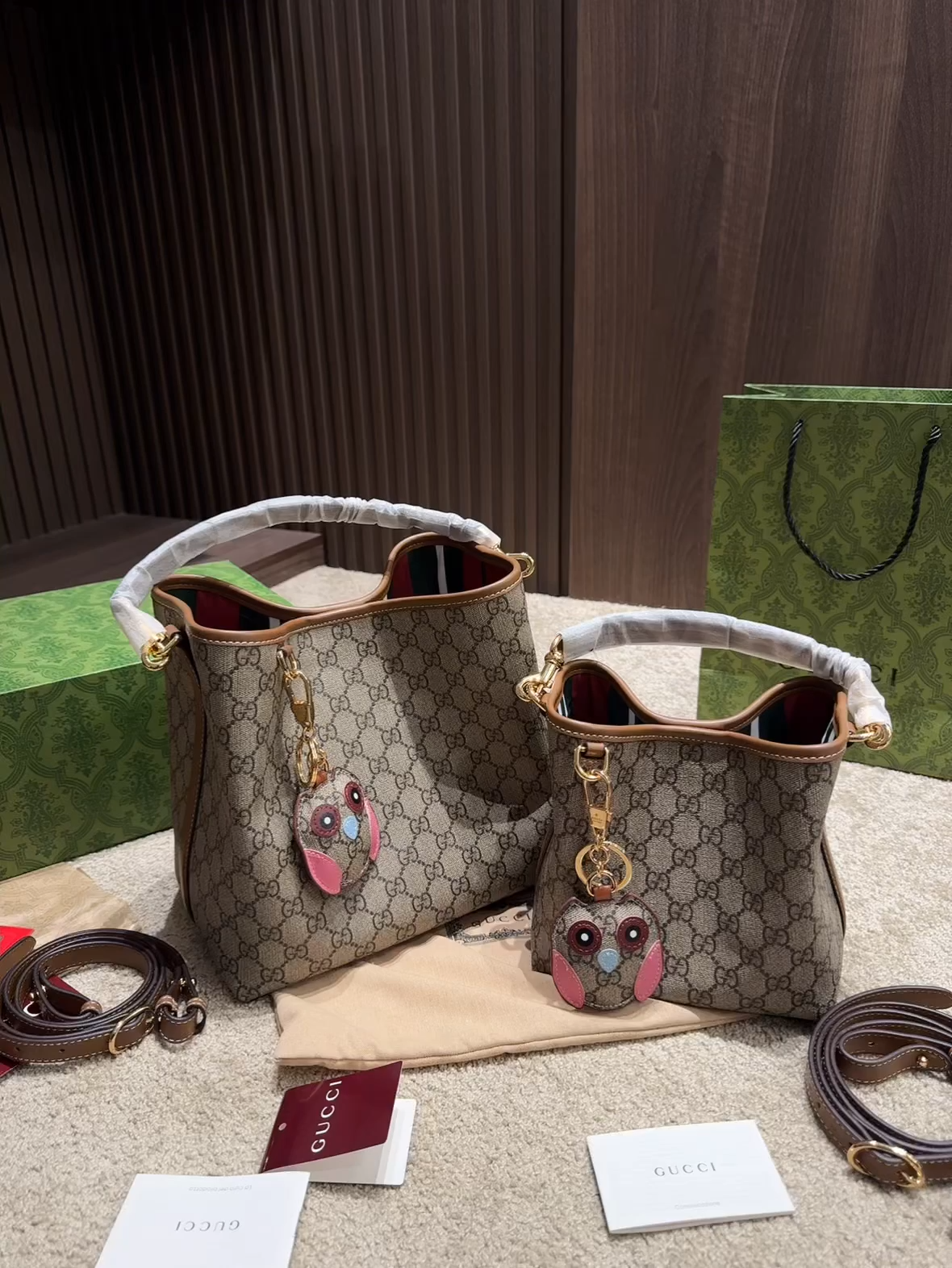 GUCCI Emblem Bucket Bag