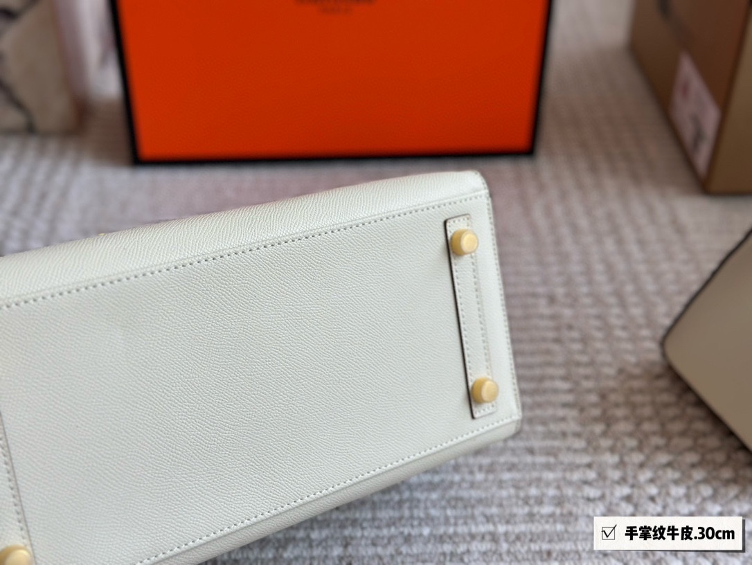 Hermès Brikin white