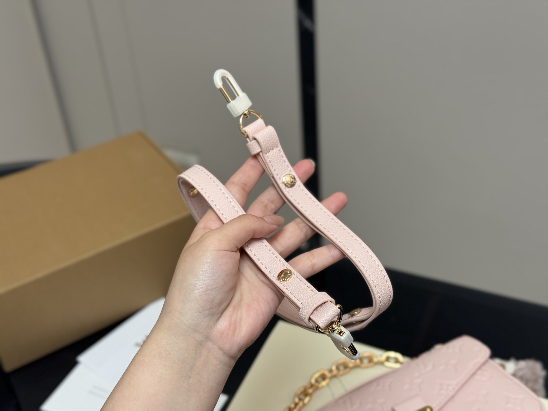 LV Pochette  East west