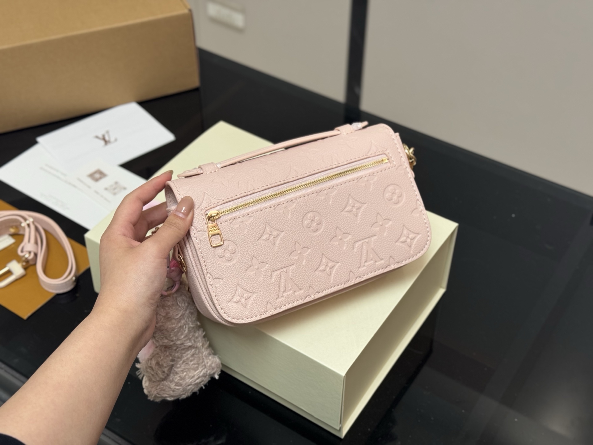 LV Pochette  East west