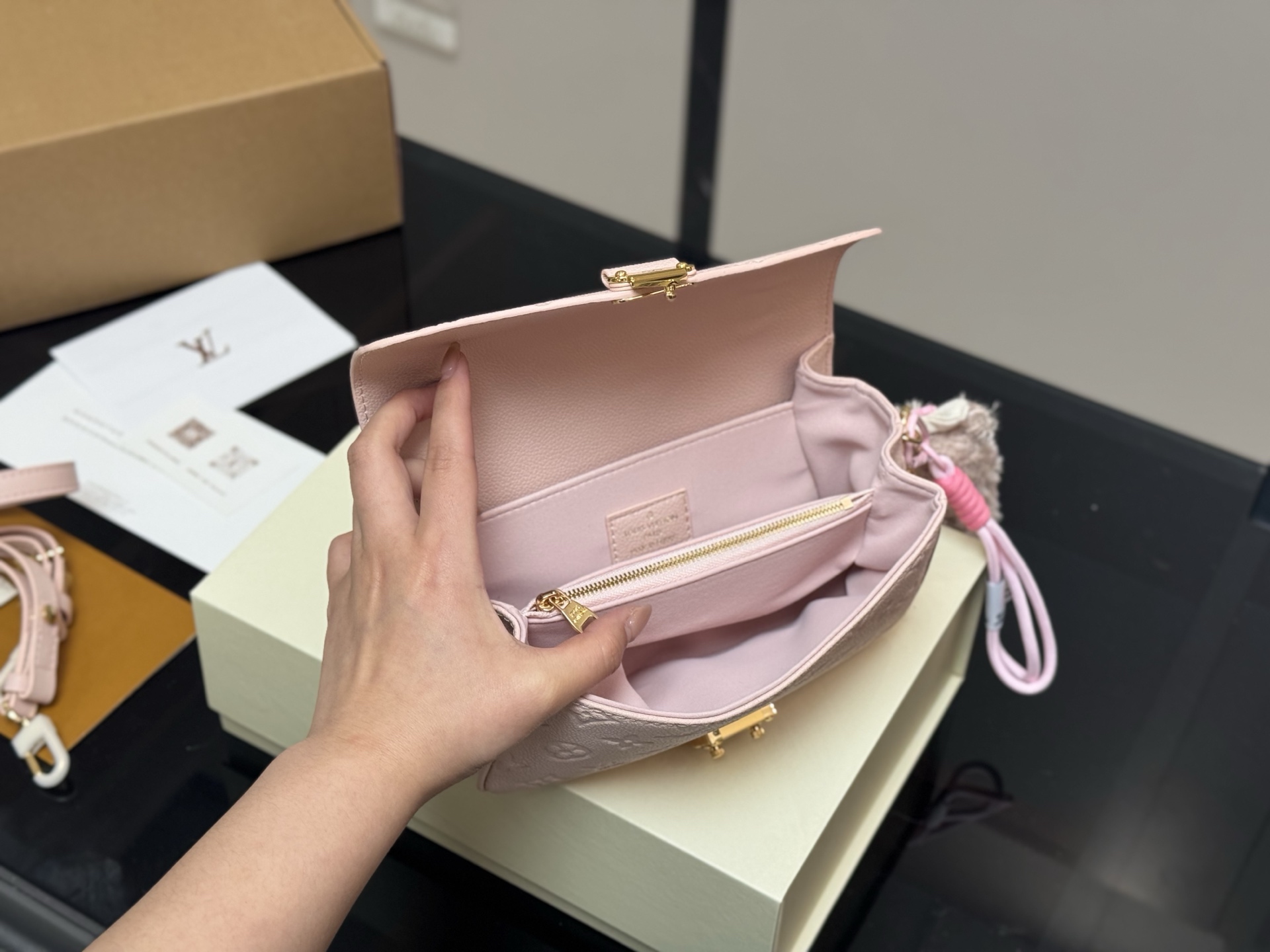 LV Pochette  East west