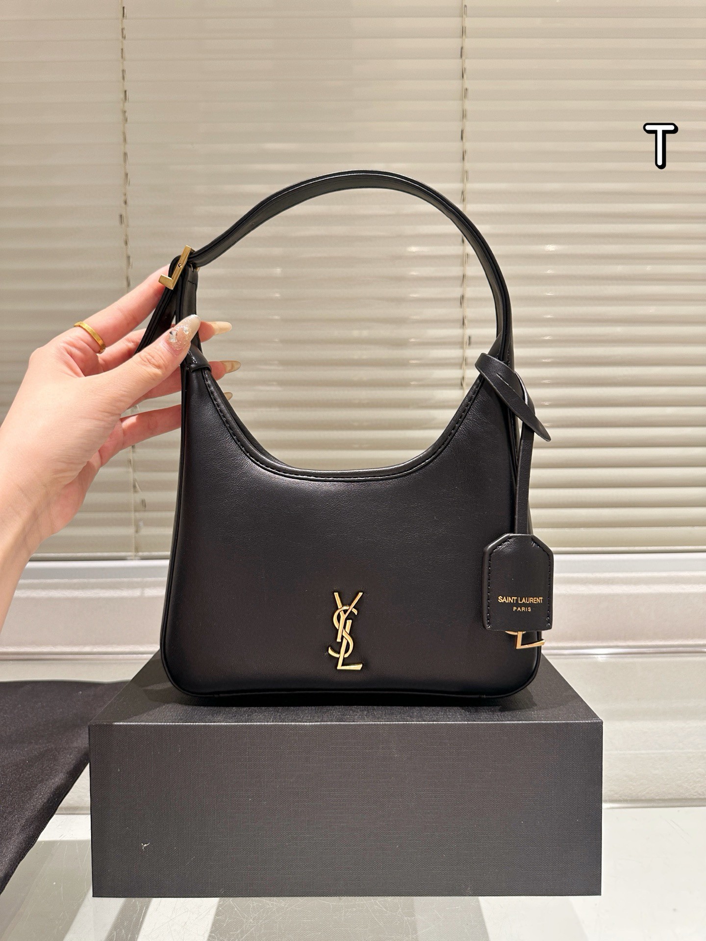 ysl hobo