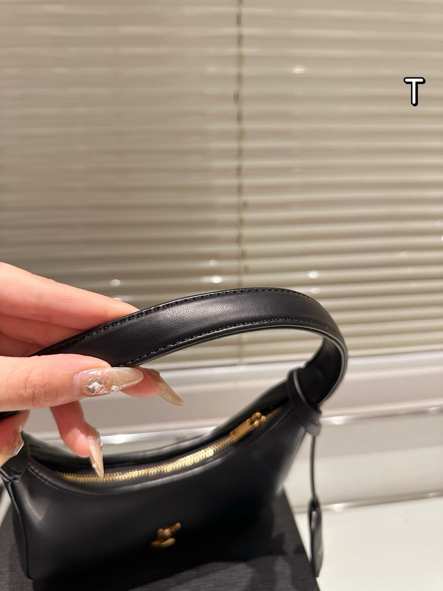 ysl hobo