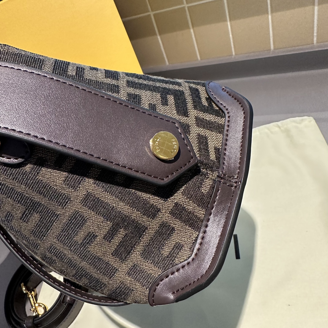 fendi Boston bag
