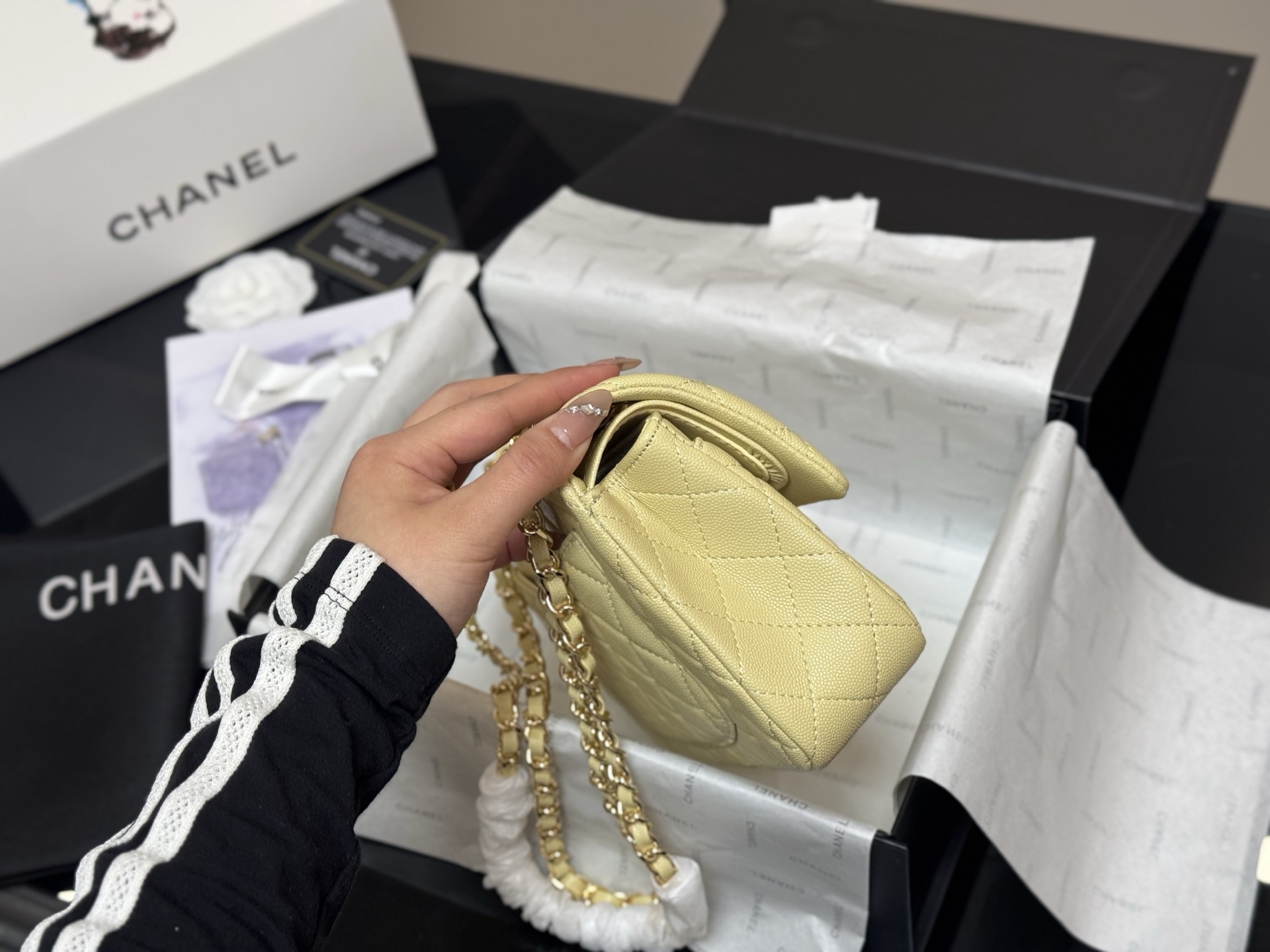 Chanel  CF yellow Caviar 23