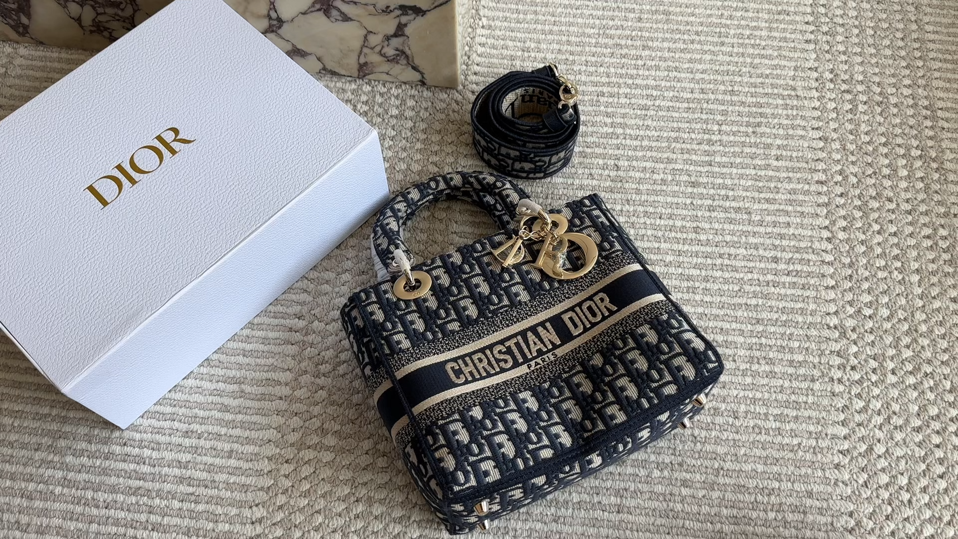 Embroidered Princess bag