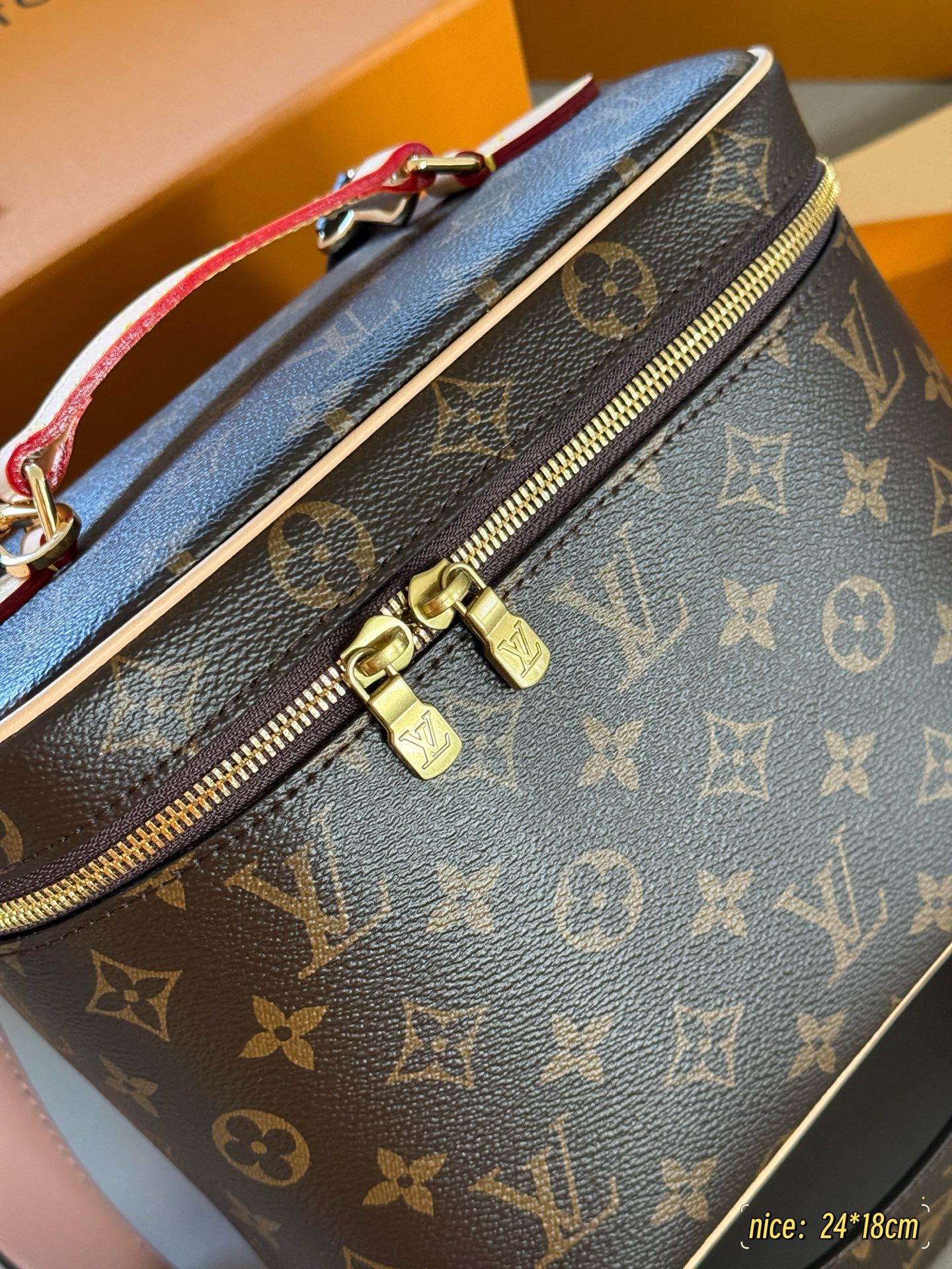 lv vanity