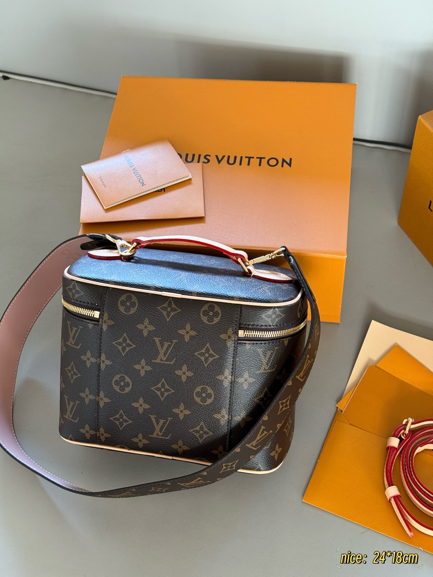 lv vanity