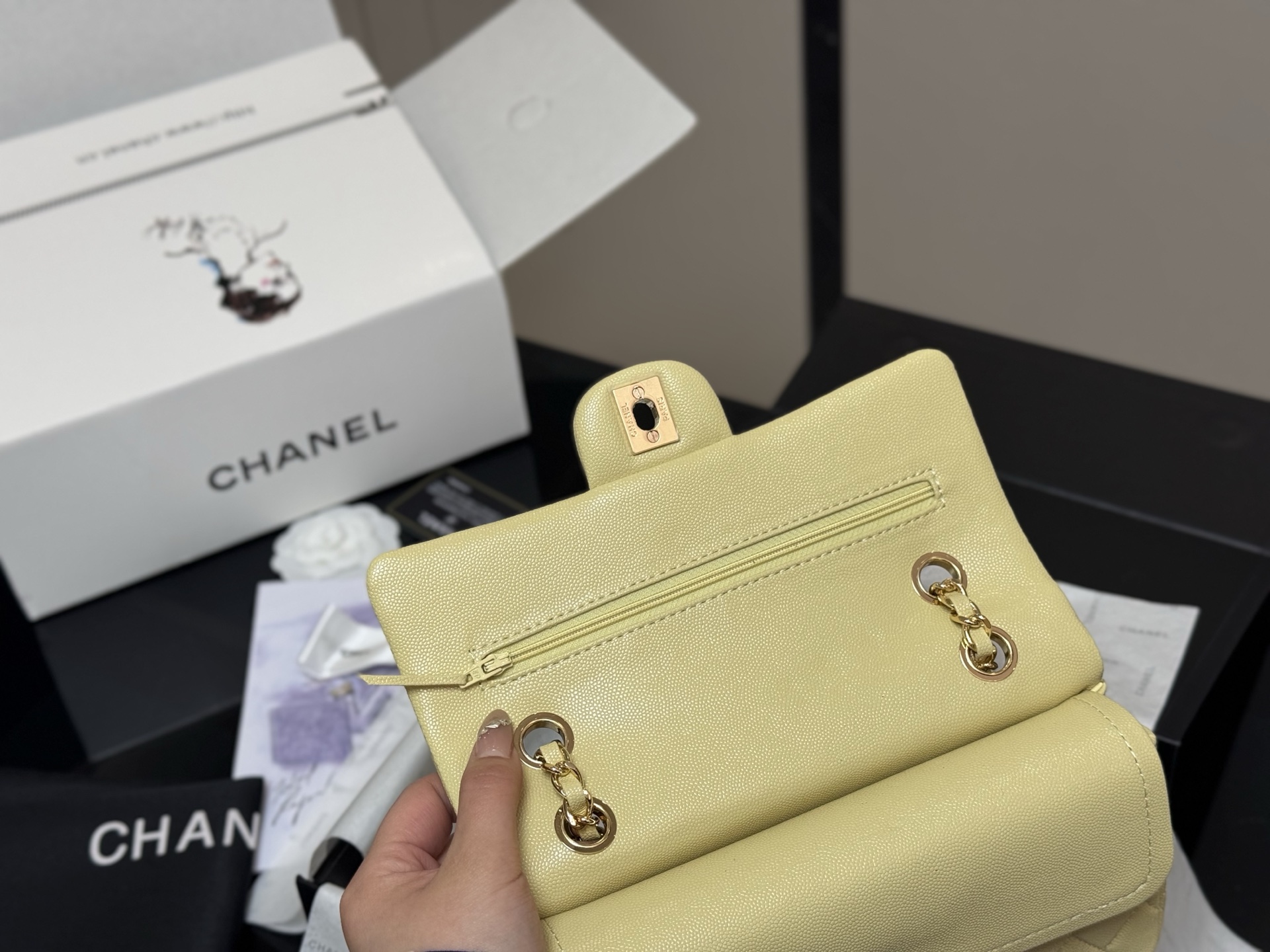 Chanel  CF yellow Caviar 23