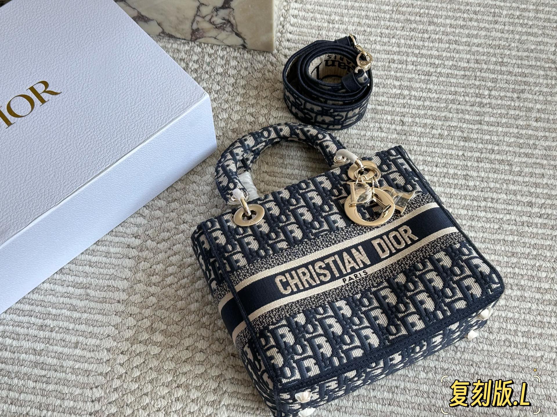 Embroidered Princess bag